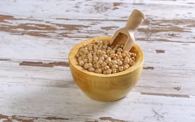 closeup-shot-rustic-wooden-bowl-raw-chickpea-cicer-arietinum